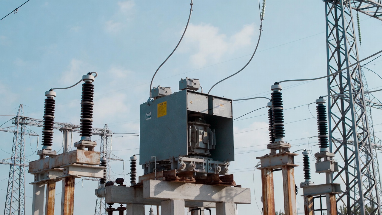 HV Vacuum Circuit Breaker.jpg