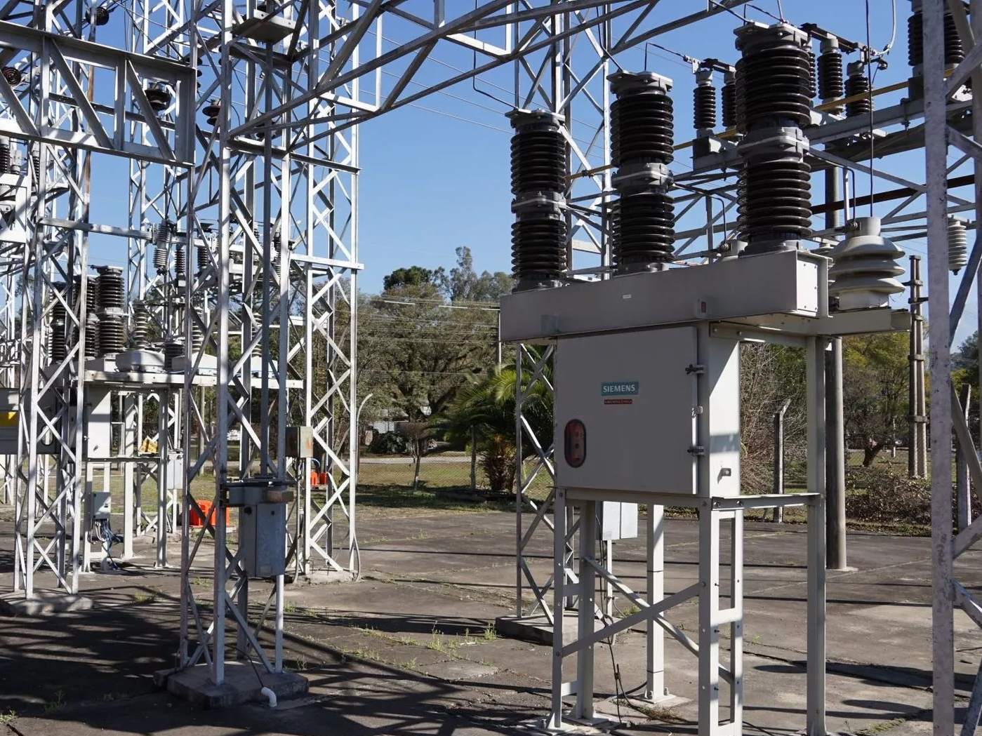 Which Circuit Breaker is Used for 33kV? Fenarro's Vacuum Breaker Recommendations for 2026