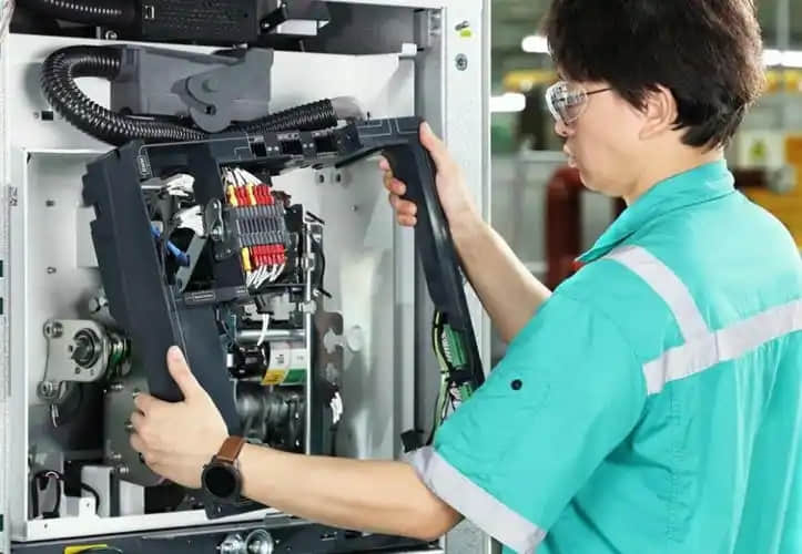 vcb maintenance.jpg